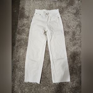 White High-Waisted Jeans